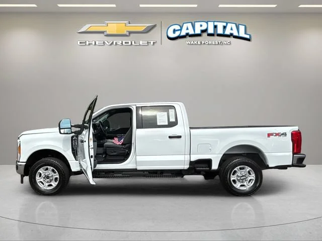 Used 2025  Ford XL image 9