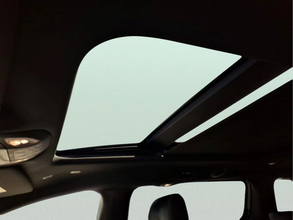 Used 2025 White Chrysler Limited image 16