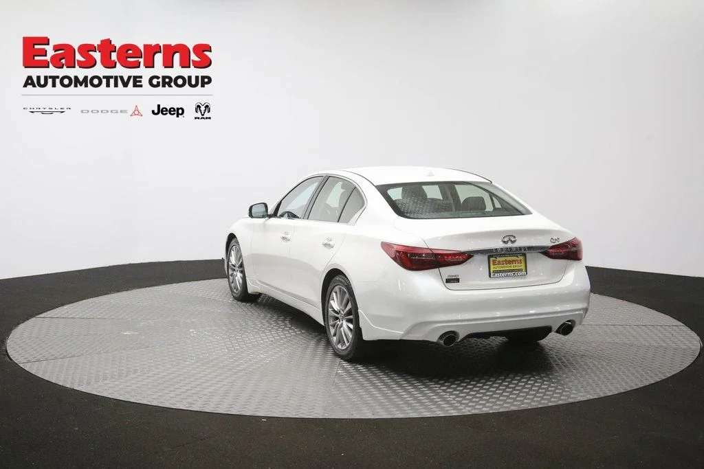 Used 2023 White INFINITI LUXE image 69