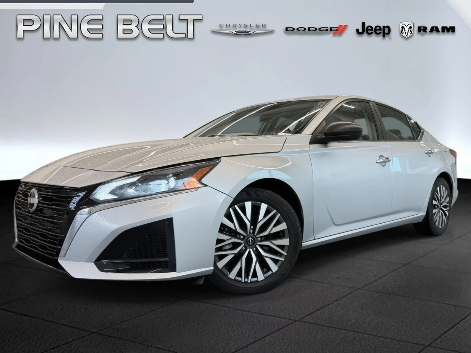 Used 2024 Brilliant Silver Metallic Nissan 2.5 SV image 1