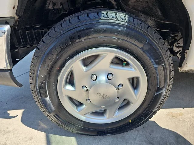 Used 2010 White Ford XLT image 15