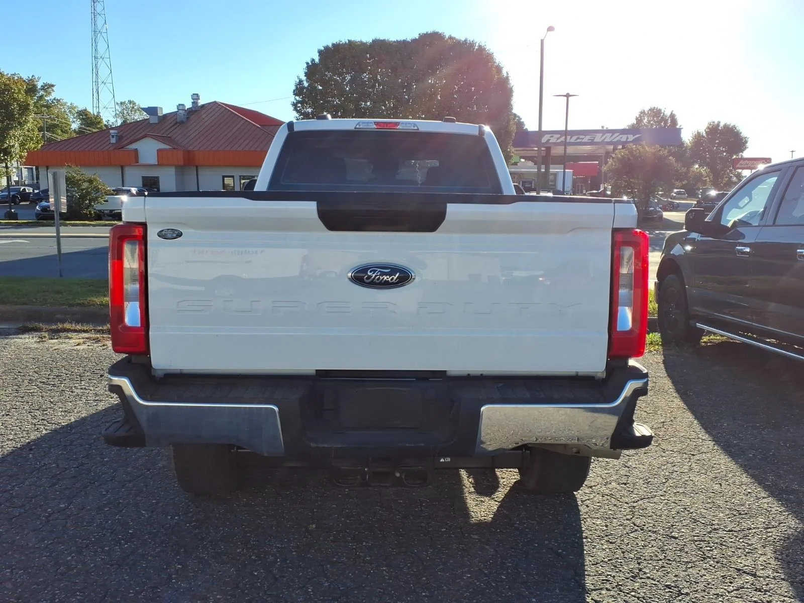 Used 2025 Oxford White Ford XL image 4