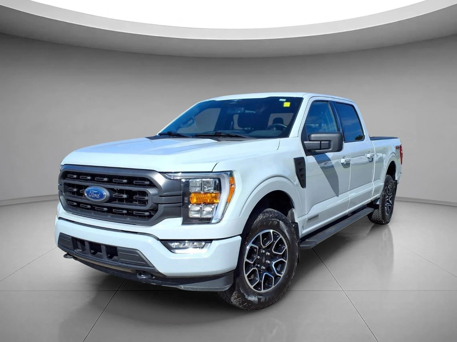 Used 2023 Avalanche Ford XLT image 1