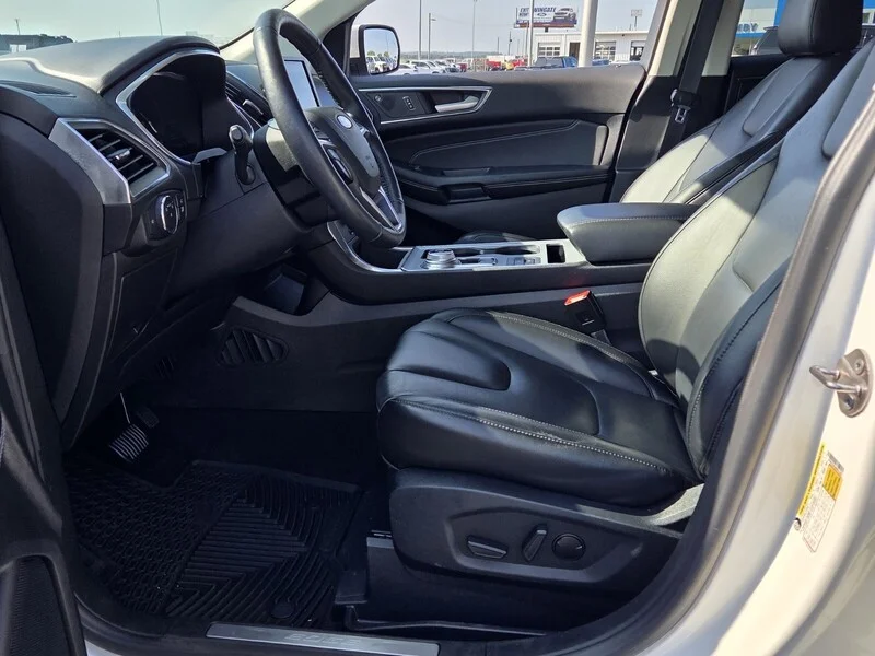 Used 2021 White Metallic FORD TITANIUM image 5