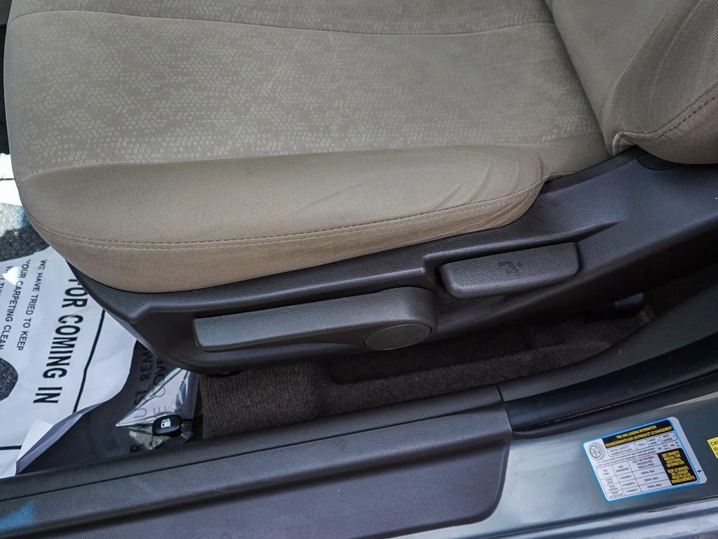 Used 2010 Beige Hyundai GLS image 20
