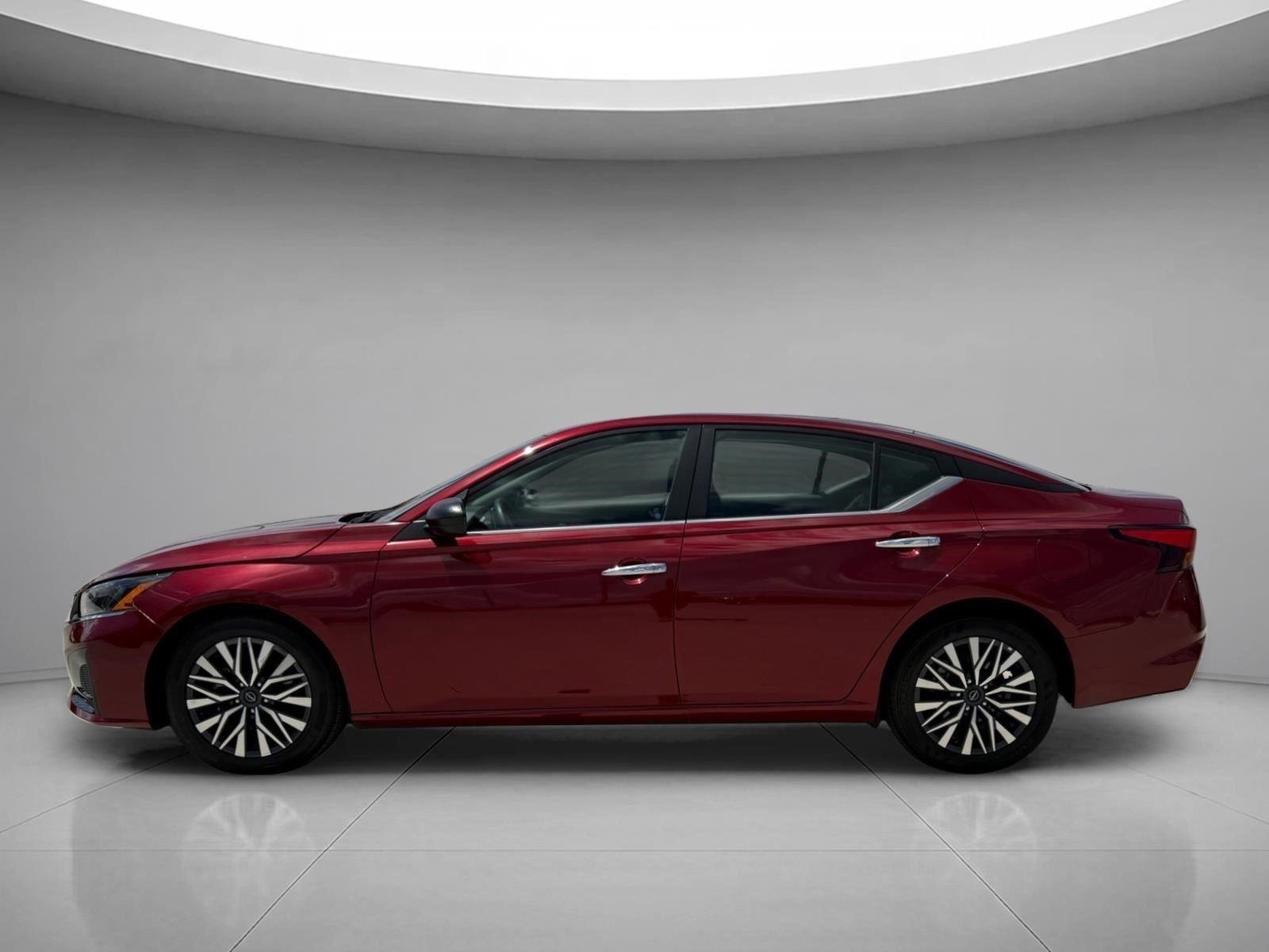 Used 2024 Scarlet Ember Nissan 2.5 SV image 3