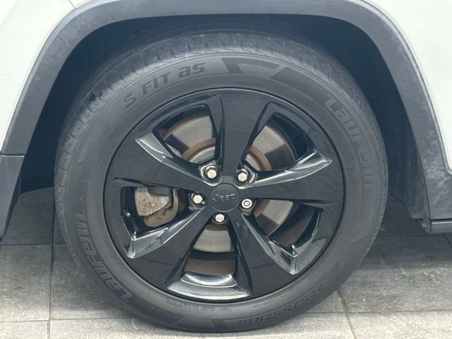 Used 2016 White Jeep Limited image 6