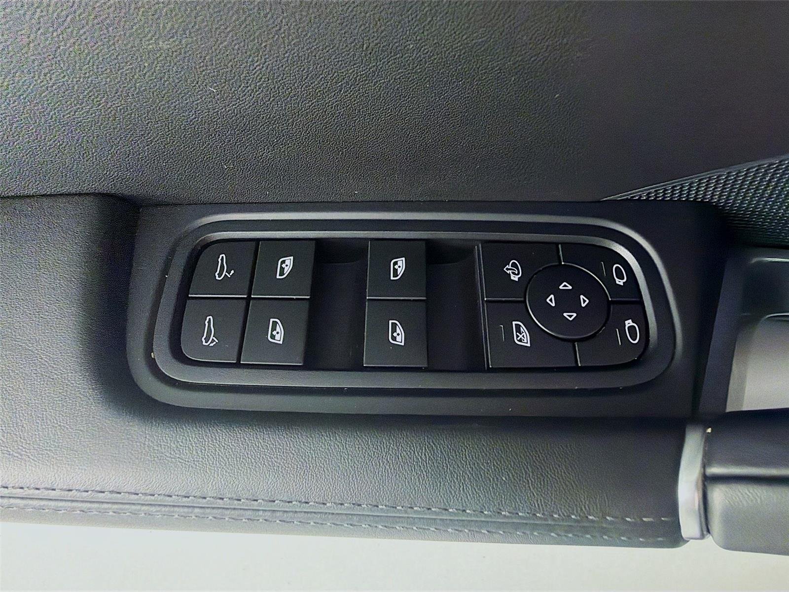 Used 2022 White Porsche Turbo image 8