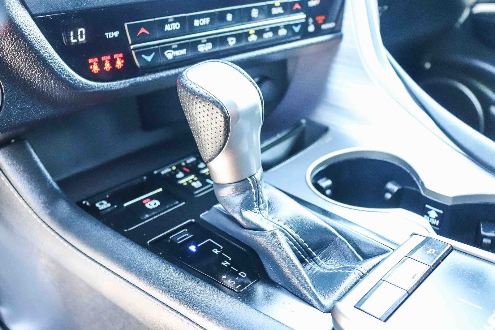 Used 2020 White Lexus 450h F Sport image 24