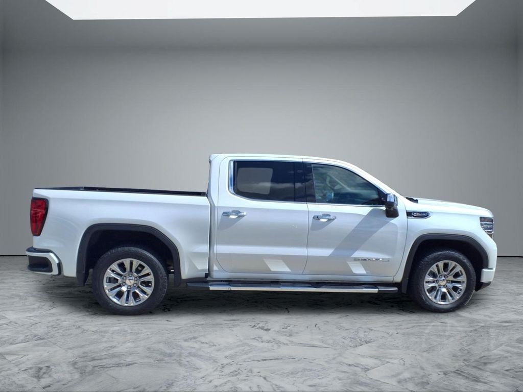 Used 2024 White GMC Denali image 8