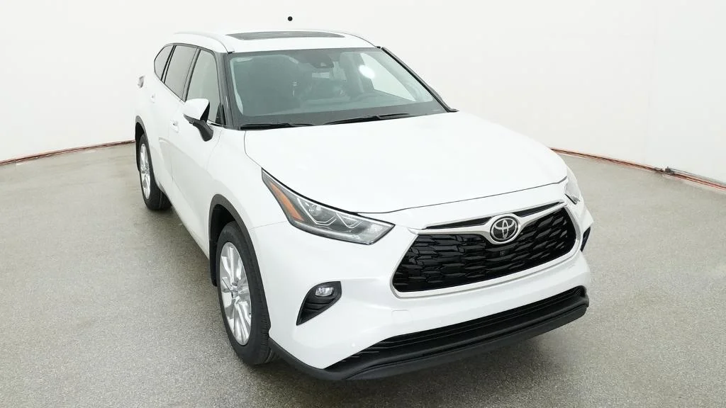 New 2026 Wind Chill Pearl Toyota Limited image 8