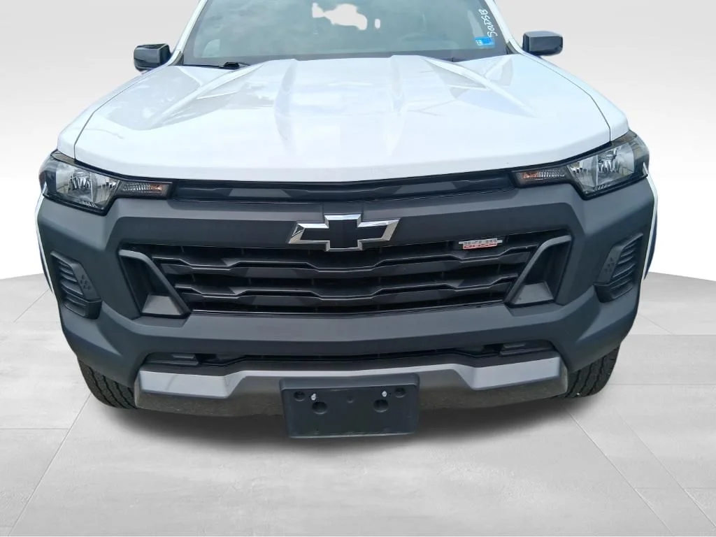 Used 2024 White Chevrolet Trail Boss image 15