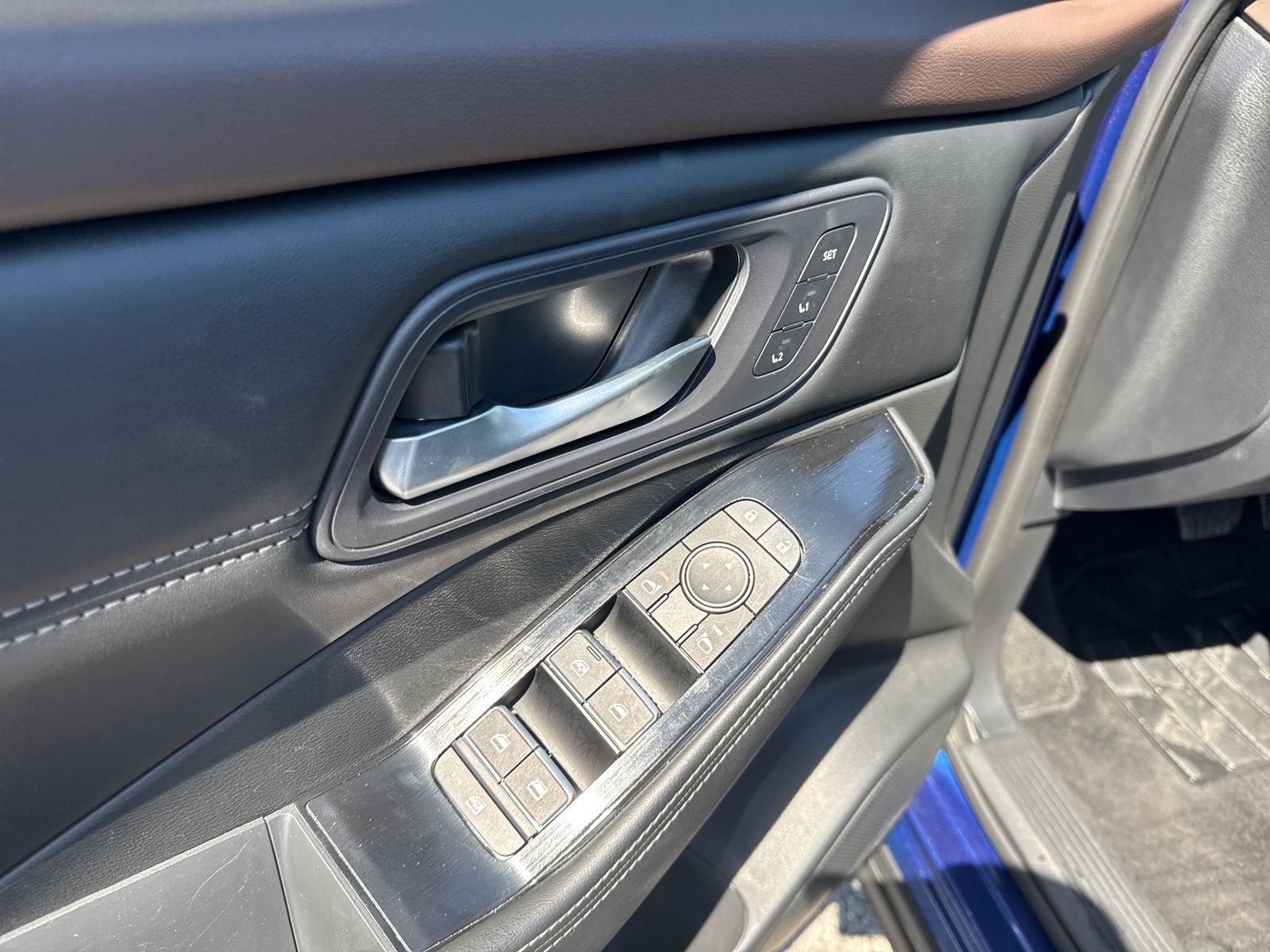 Certified Used 2023 Blue Nissan SL image 12