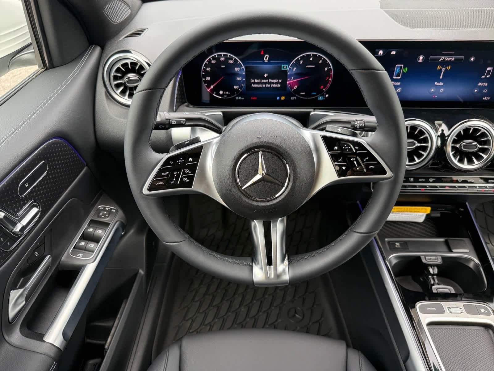 New 2026 Polar White Mercedes-Benz GLB 250 image 13