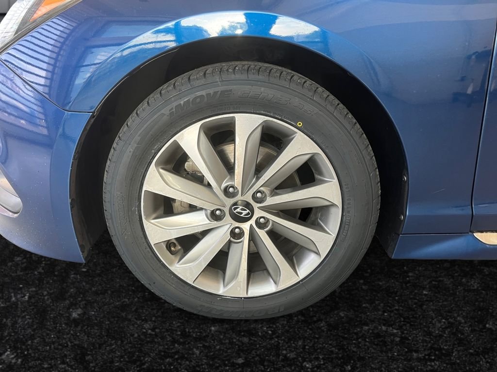 Used 2017 Blue Hyundai Sport image 26
