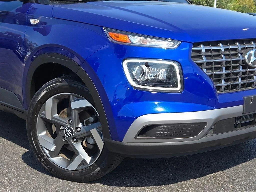 Used 2024 Intense Blue Hyundai Limited image 3