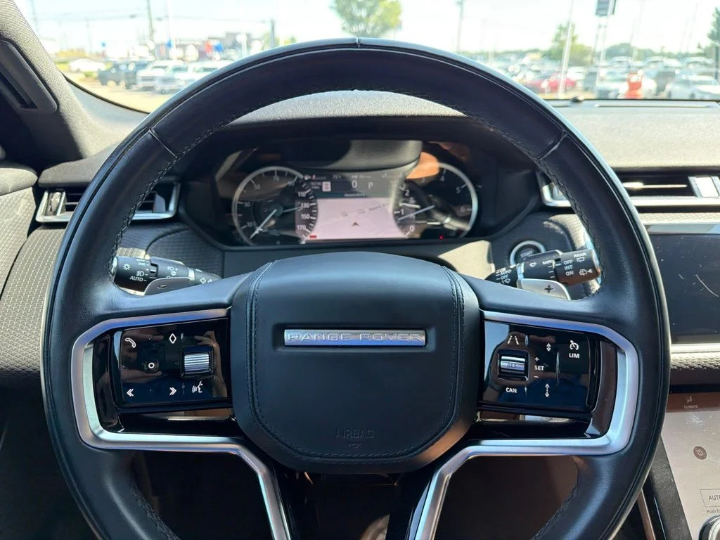 Used 2023 Blue Land Rover R-Dynamic S image 17