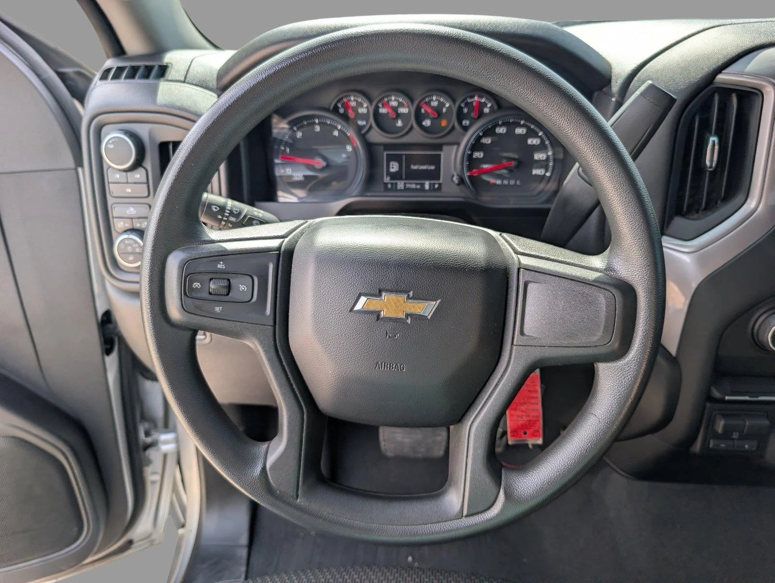 Used 2022 SILVER ICE METALLIC Chevrolet Custom image 25