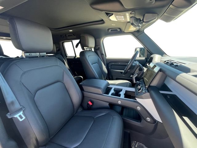 New 2026 Santorini Black Land Rover X-Dynamic SE image 16