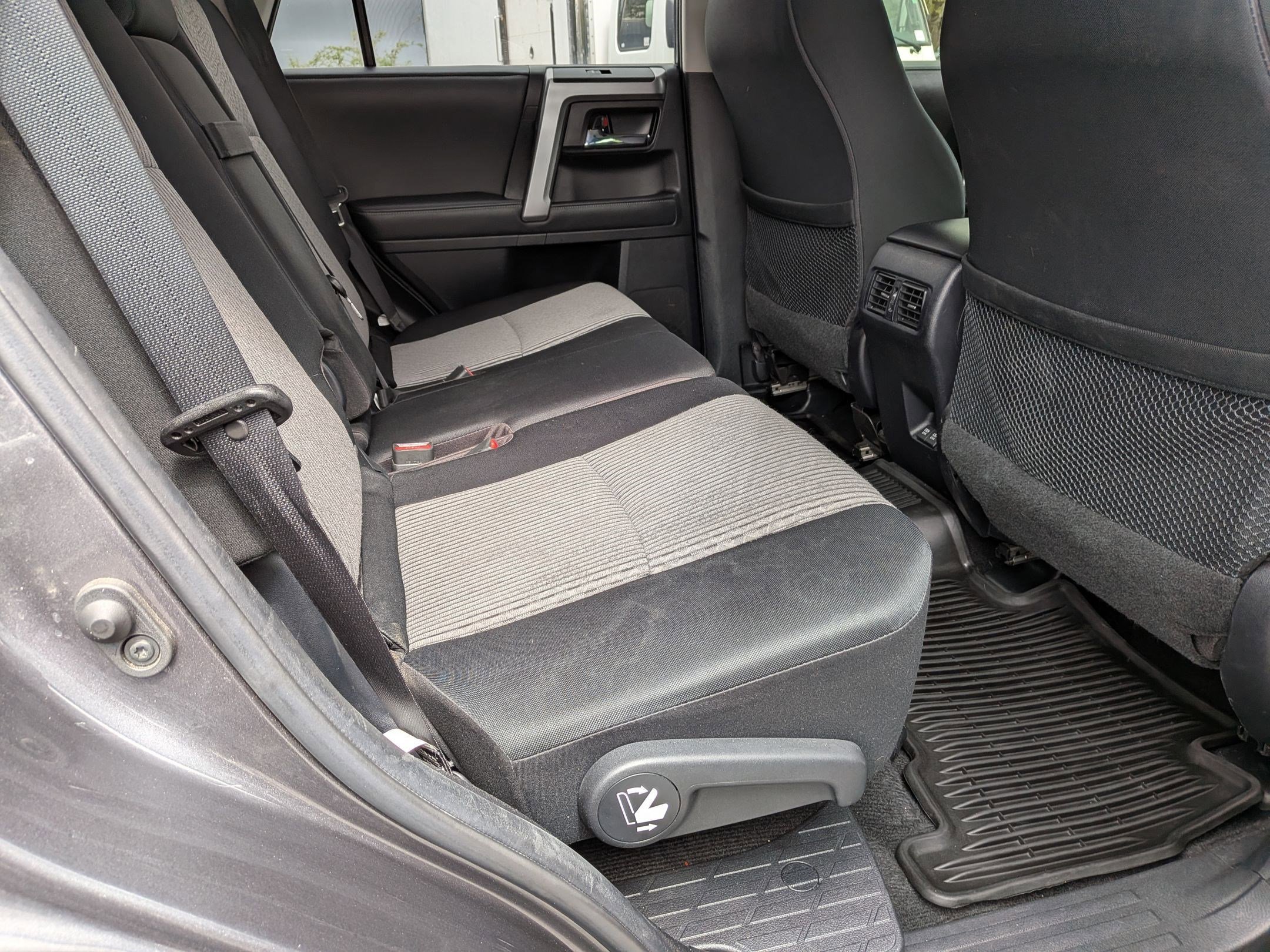 2020 Toyota 4Runner SR5 - Photo 26