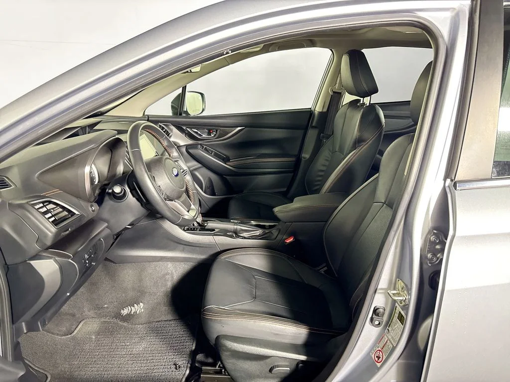 Used 2018 Silver Subaru 2.0i Limited image 11