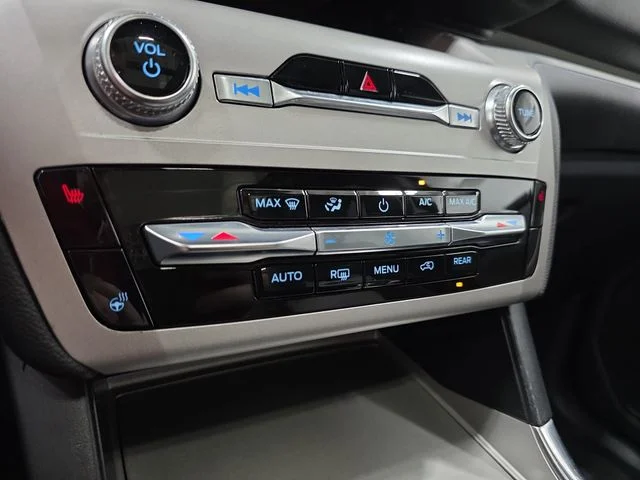 Certified Used 2023 Carbonized Gray Metallic Ford XLT image 22