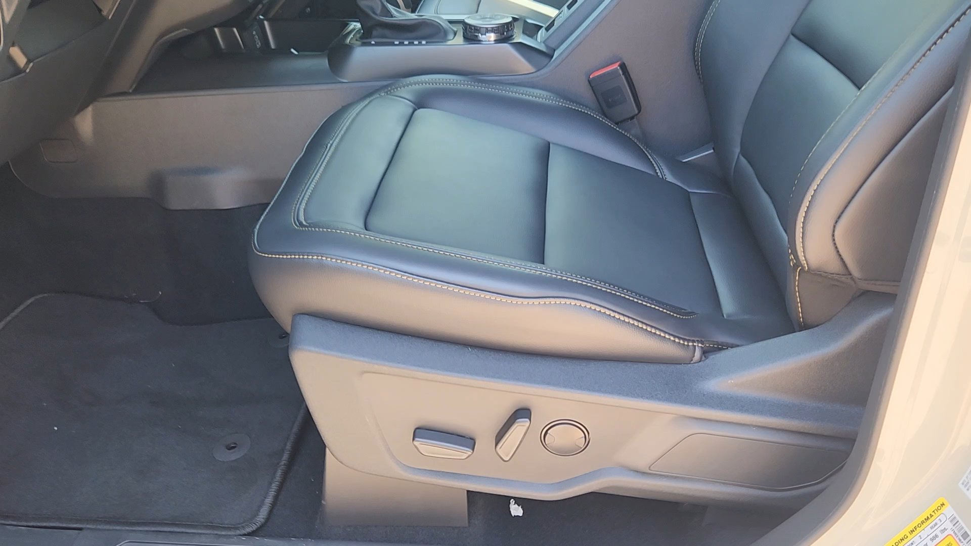 New 2026 Desert Sand Ford Badlands image 16
