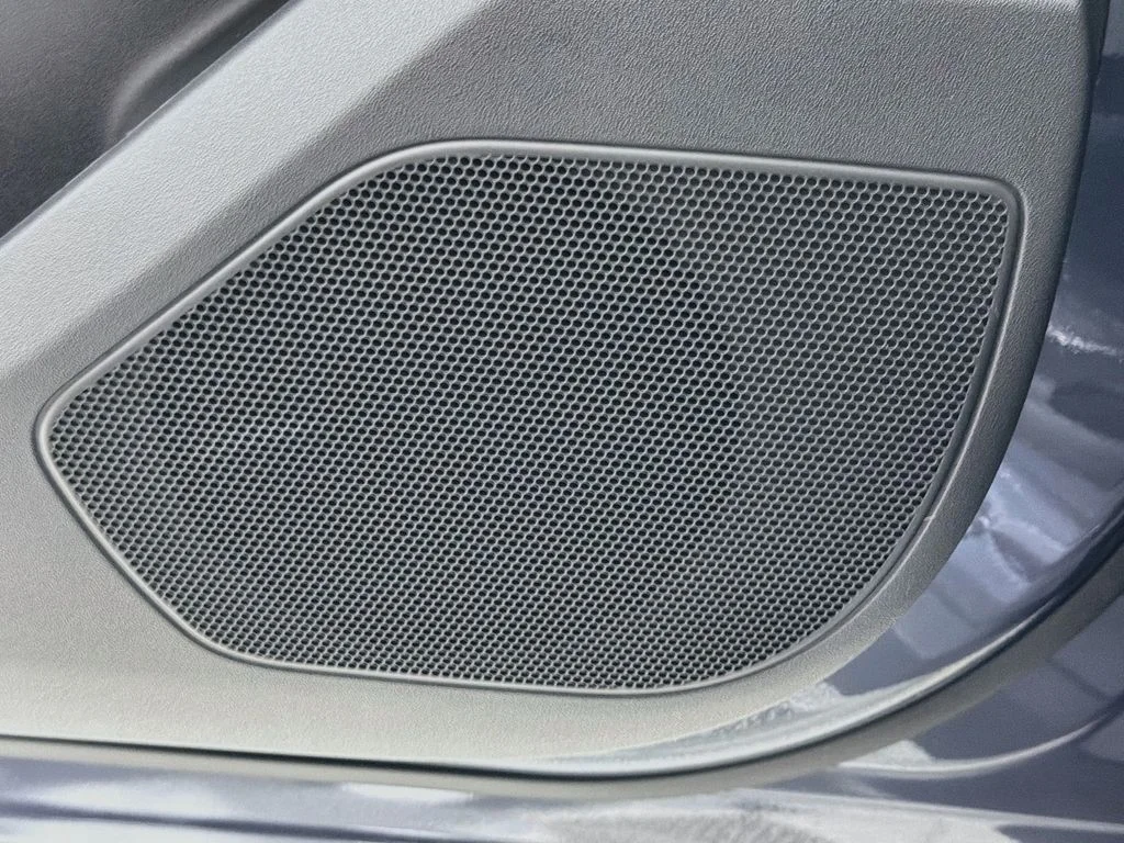 New 2026 Varesine Blue Land Rover S image 19