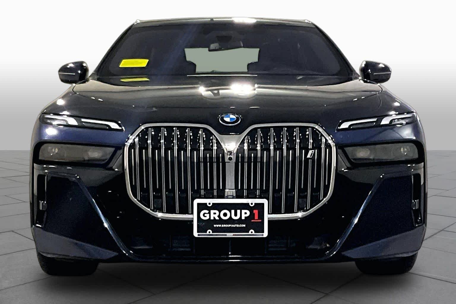 Used 2023 Carbon Black Metallic BMW xDrive60 image 3