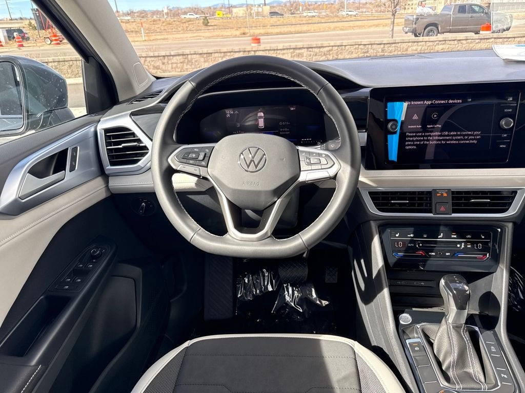New 2026 Platinum Gray Metallic Volkswagen 1.5T SE image 21