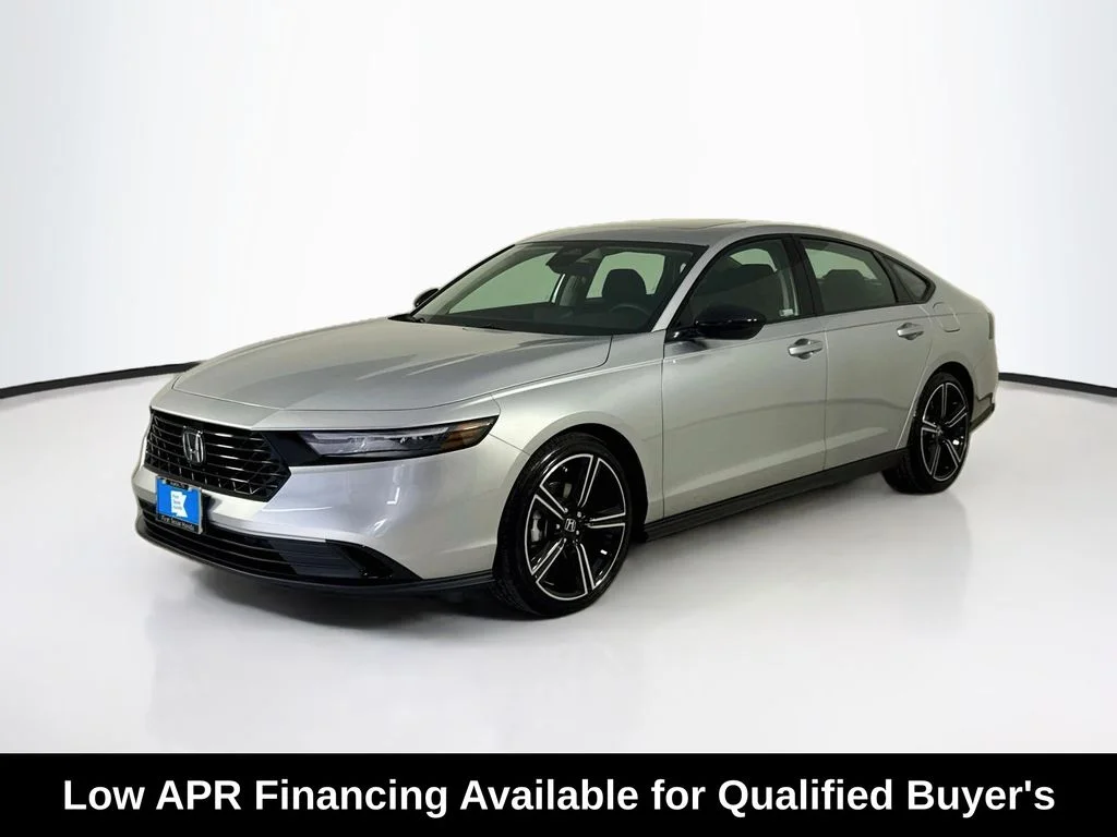 Used 2026 Silver Honda SE image 3