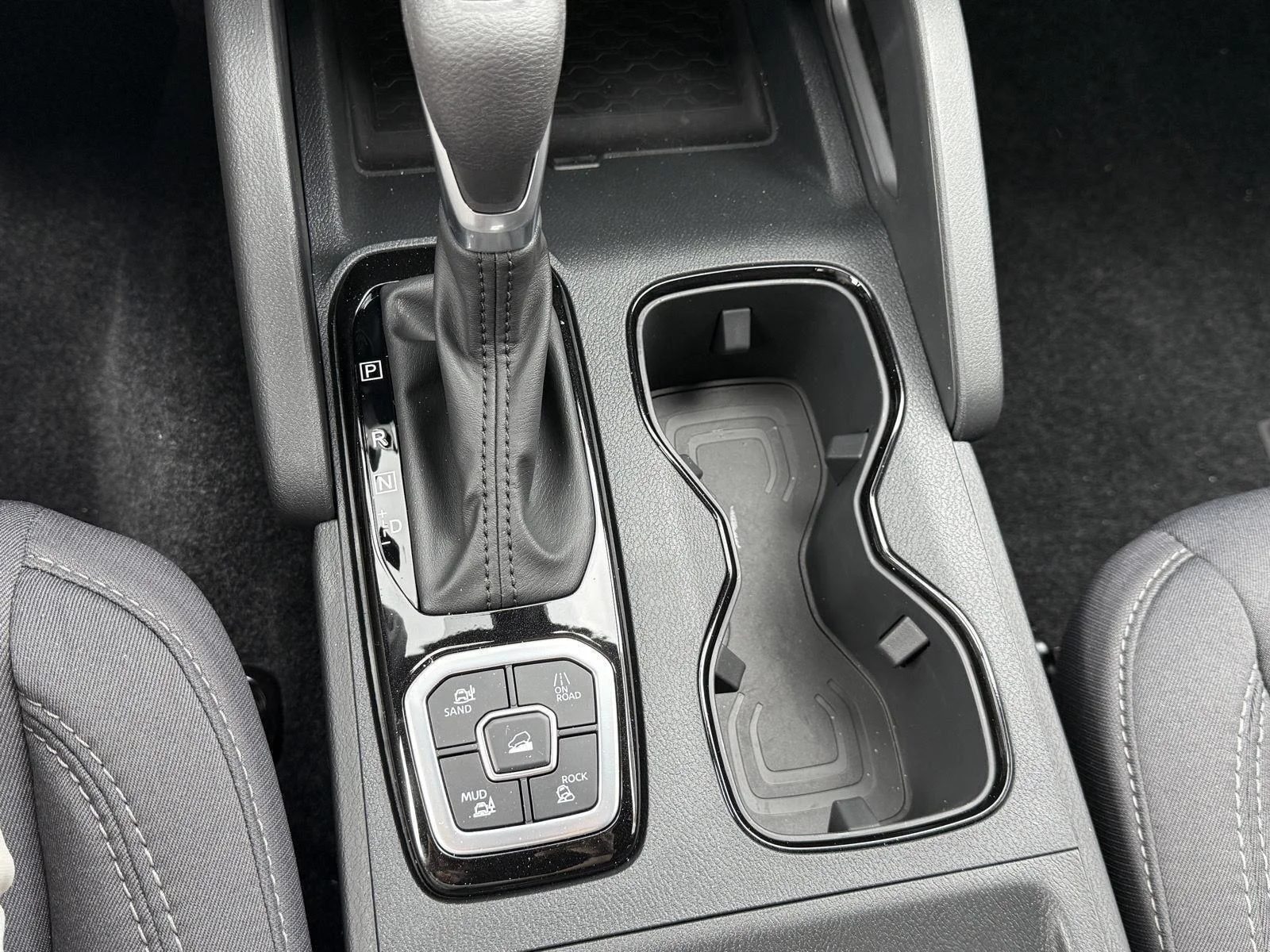 2026 Nissan Frontier SV - Photo 14
