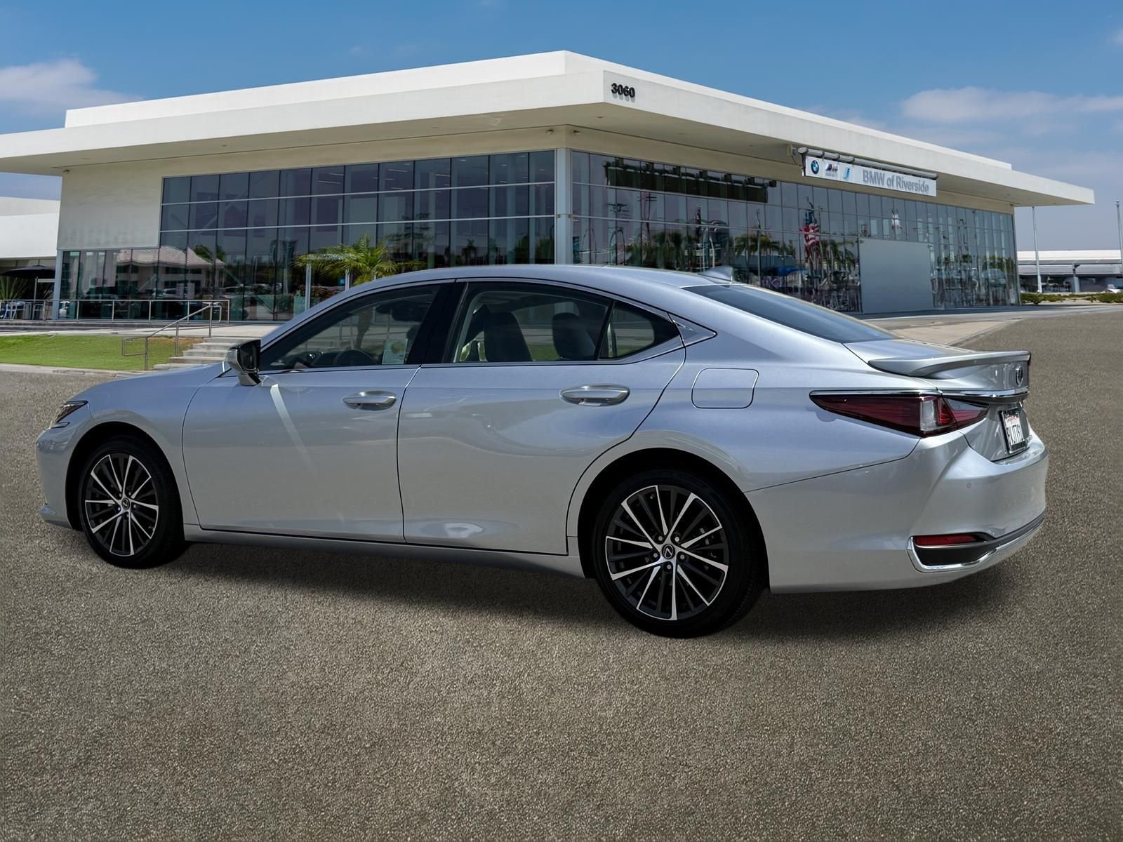 Used 2025 Silver Lexus 300h image 9