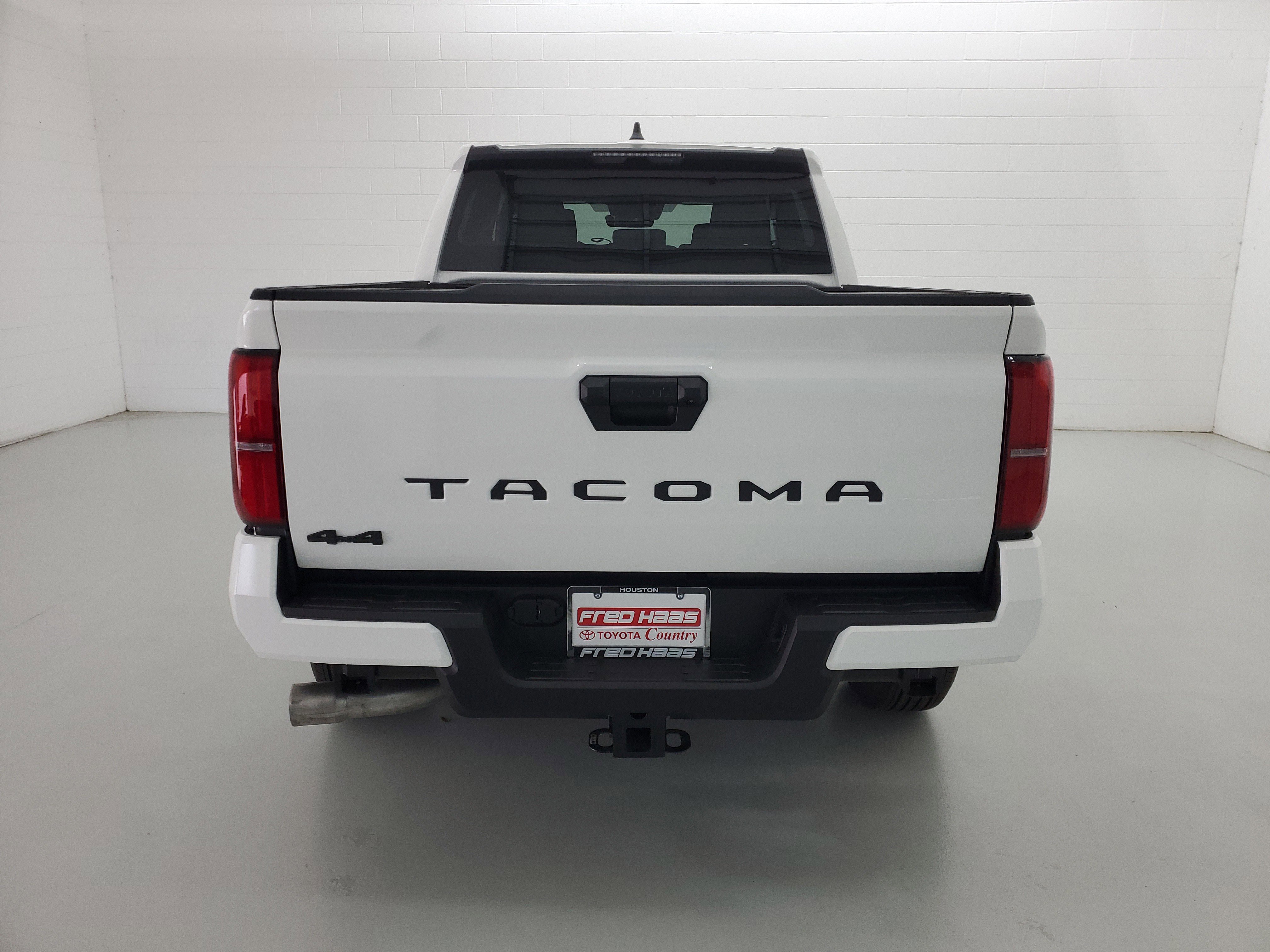 2026 Toyota Tacoma SR5 - Photo 6