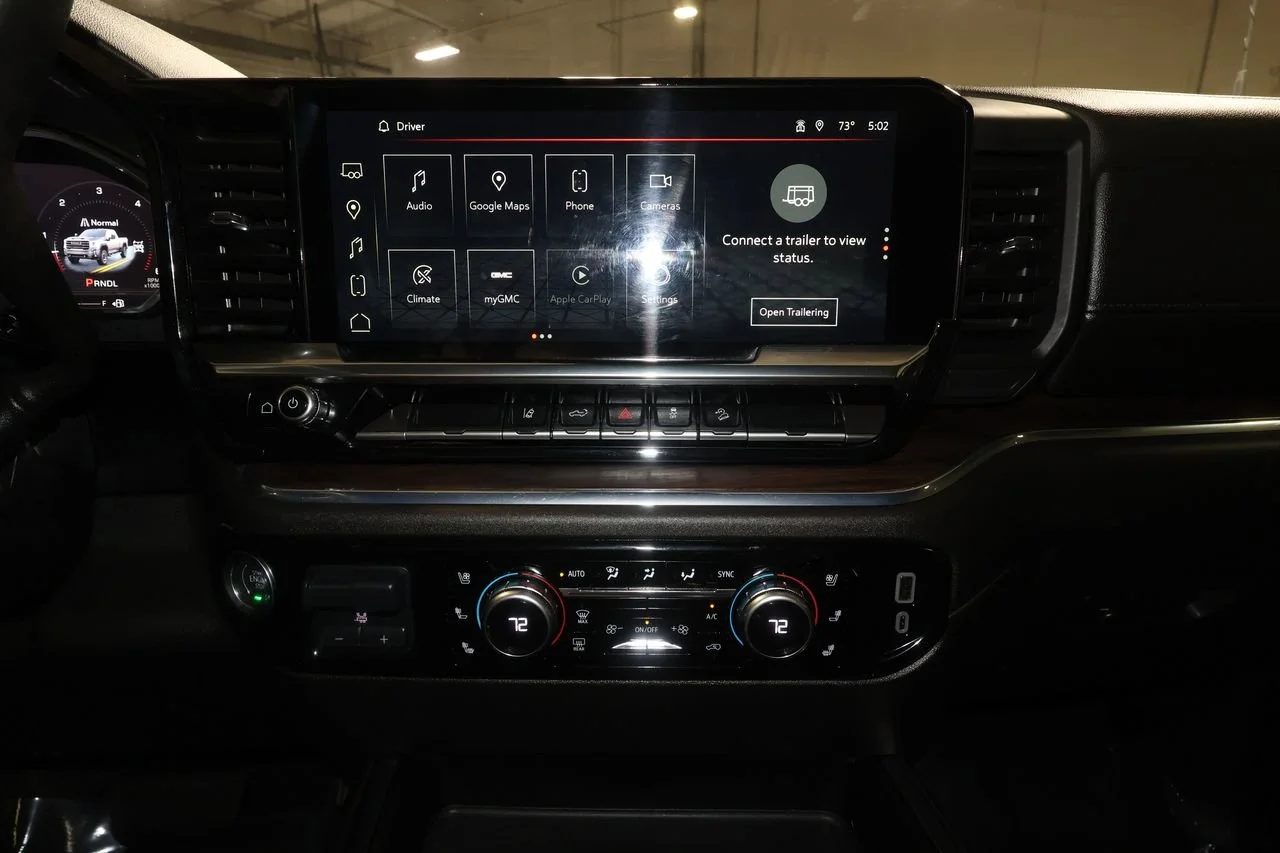 Used 2024 Onyx Black GMC SLT image 18