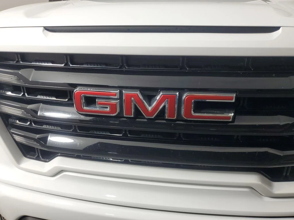 Used 2021 White GMC Elevation image 10