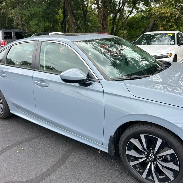 Used 2023  Honda EX image 2
