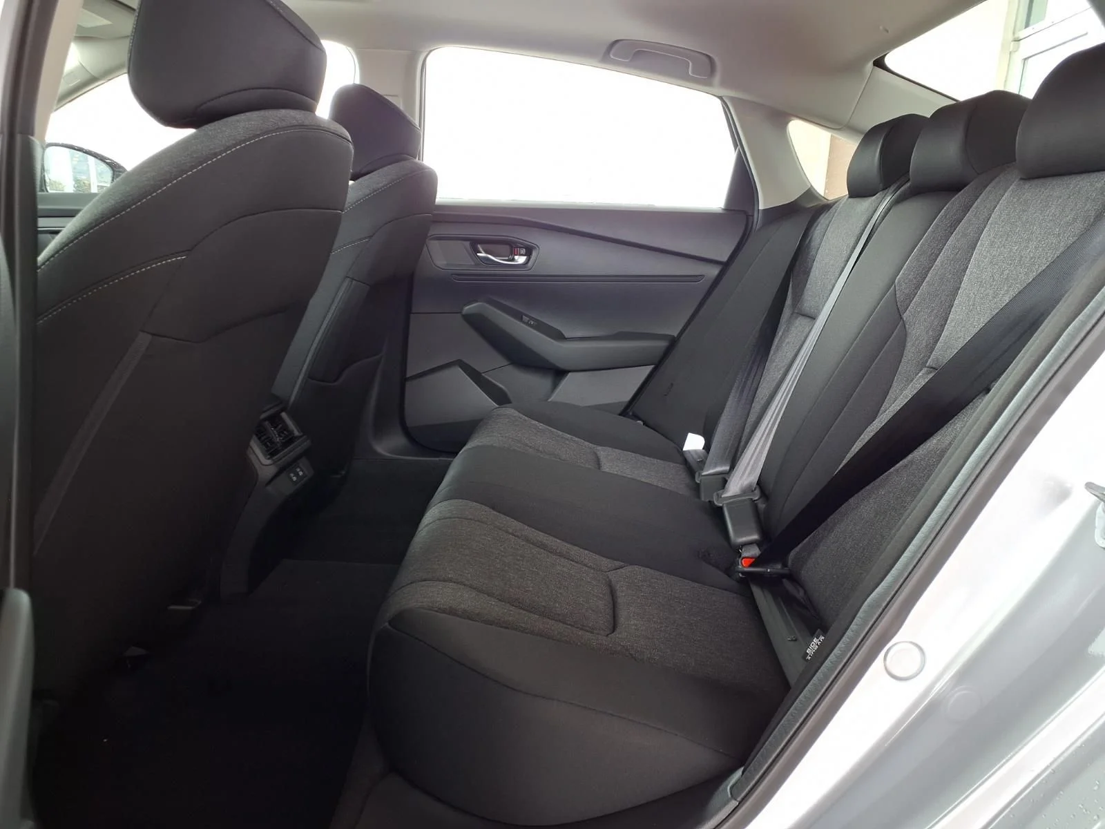 New 2026 Silver Honda SE image 10