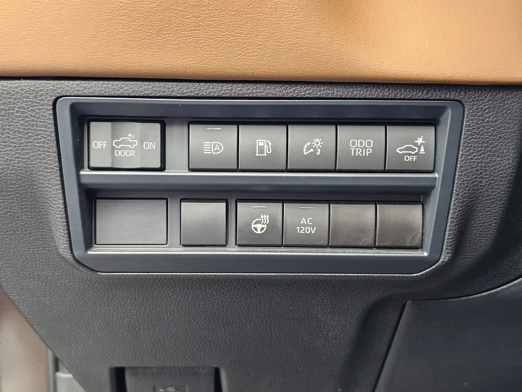 Used 2025  Toyota 1794 Edition Hybrid image 19