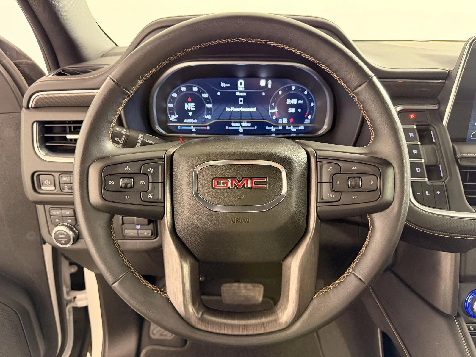 Used 2023 White Frost Tricoat GMC AT4 image 27