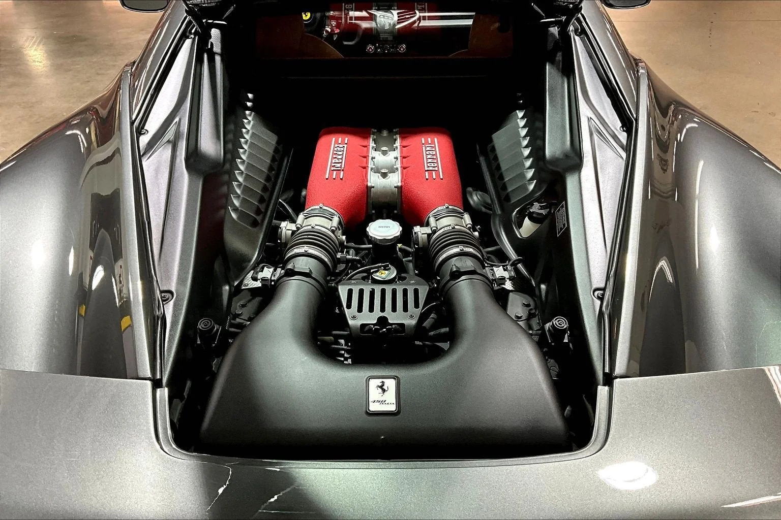 Used 2014 Grigio Silverstone Ferrari  image 24