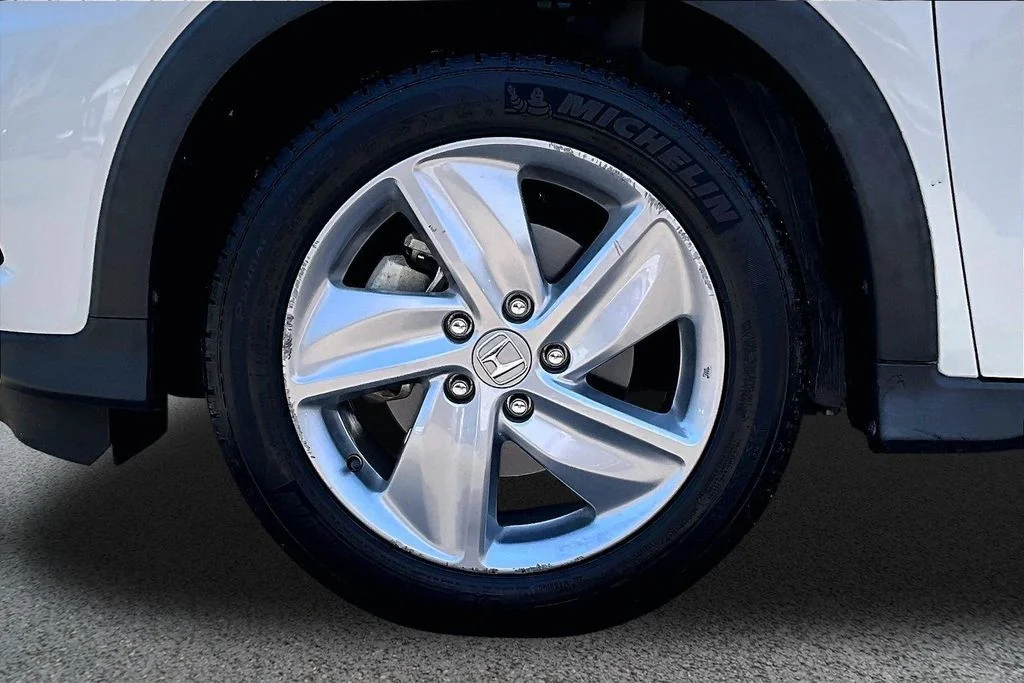 Used 2020  Honda EX image 33