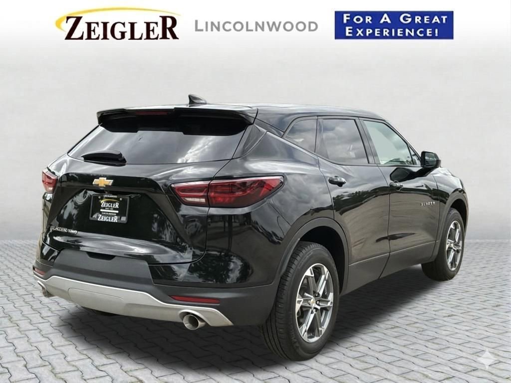 Used 2023 Black Chevrolet 2LT image 7