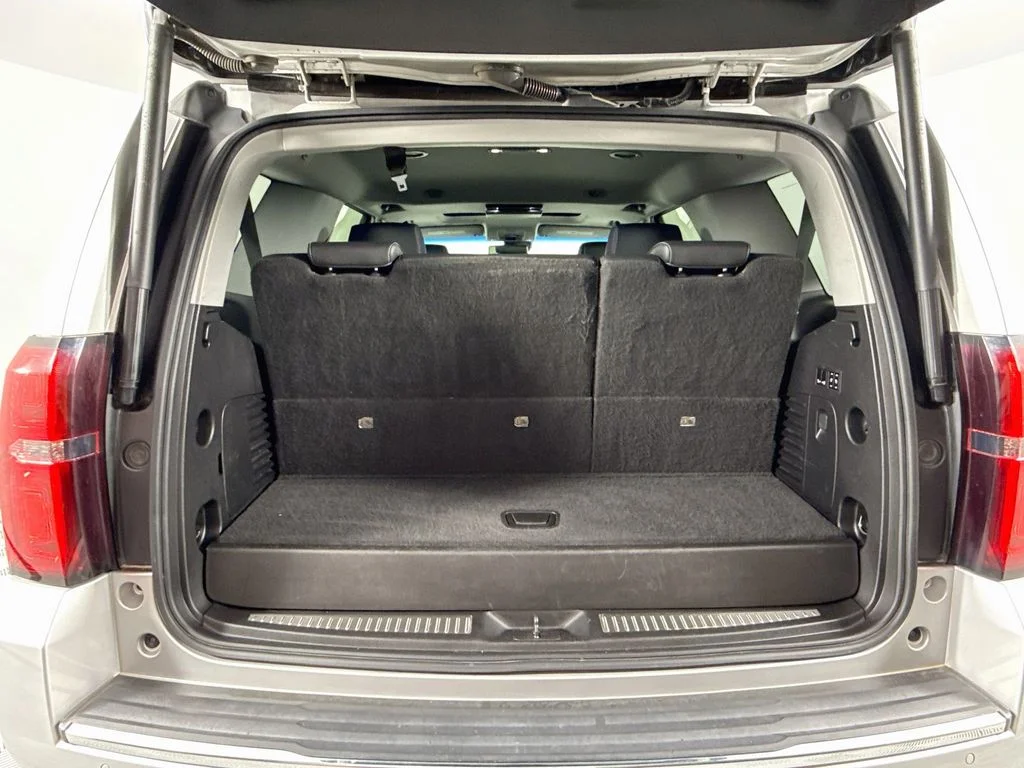 Used 2018 Silver Ice Metallic Chevrolet Premier image 29