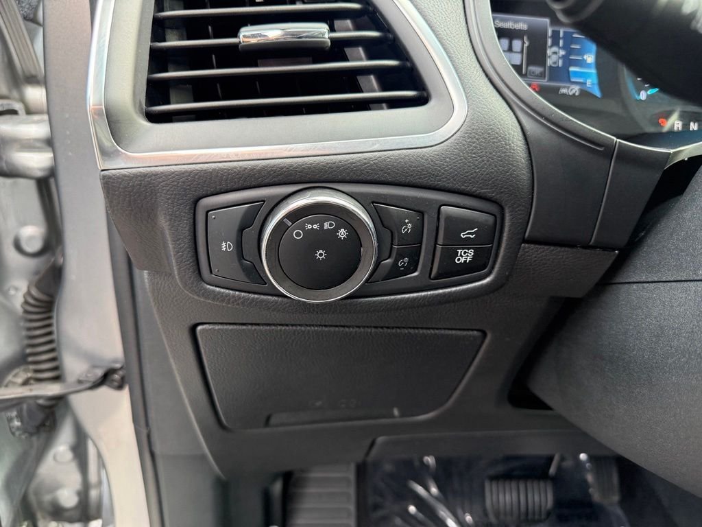 Used 2023 Silver Ford Titanium image 6