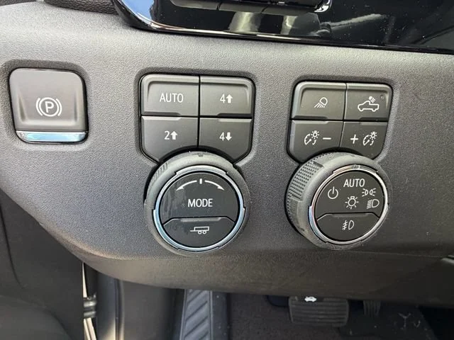 New 2026 Sterling Gray Metallic Chevrolet High Country image 20
