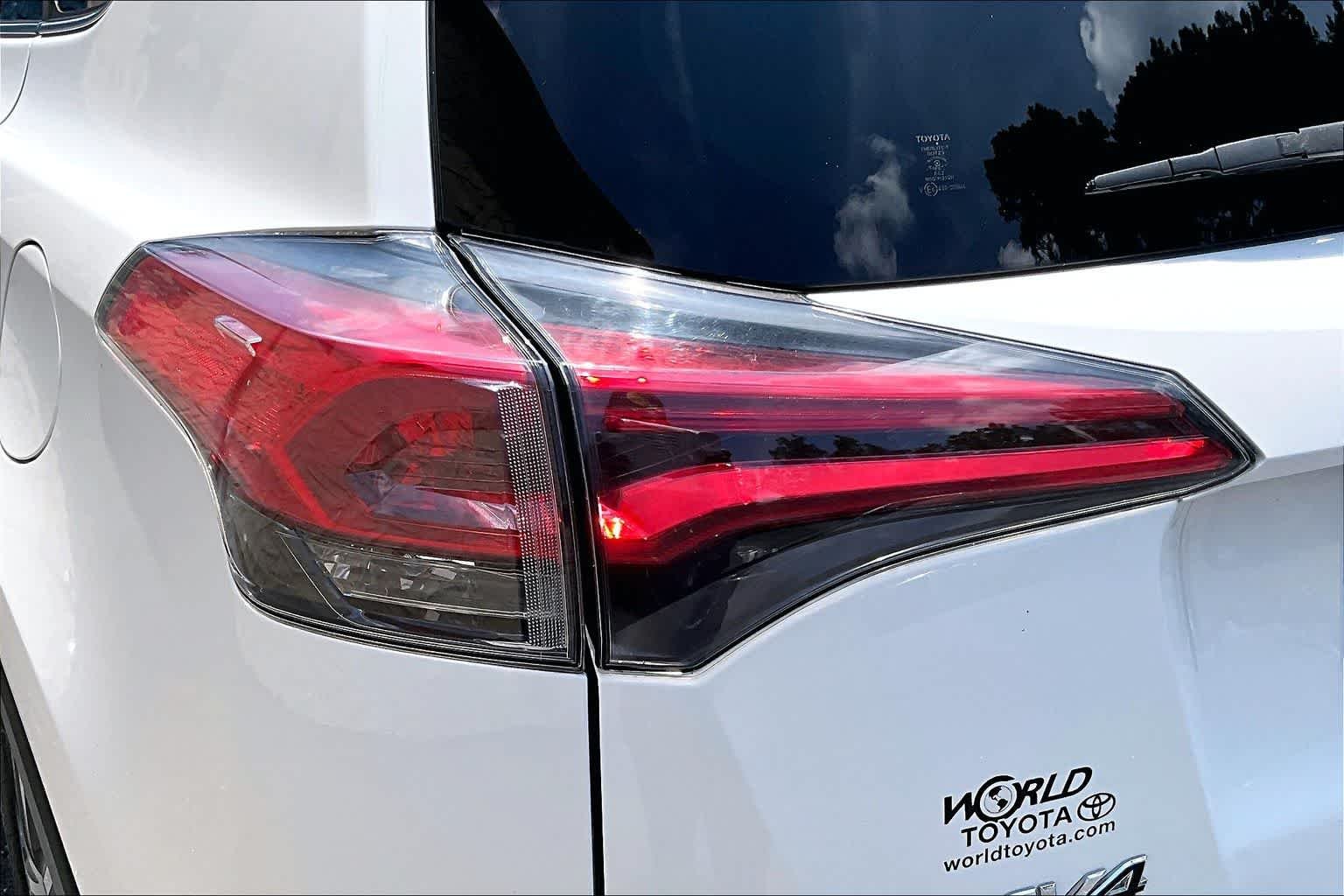Used 2018 Super White Toyota LE image 29