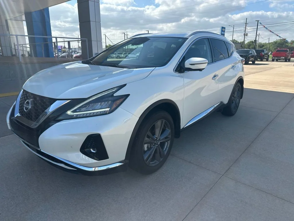 Used 2024 White Nissan Platinum image 26