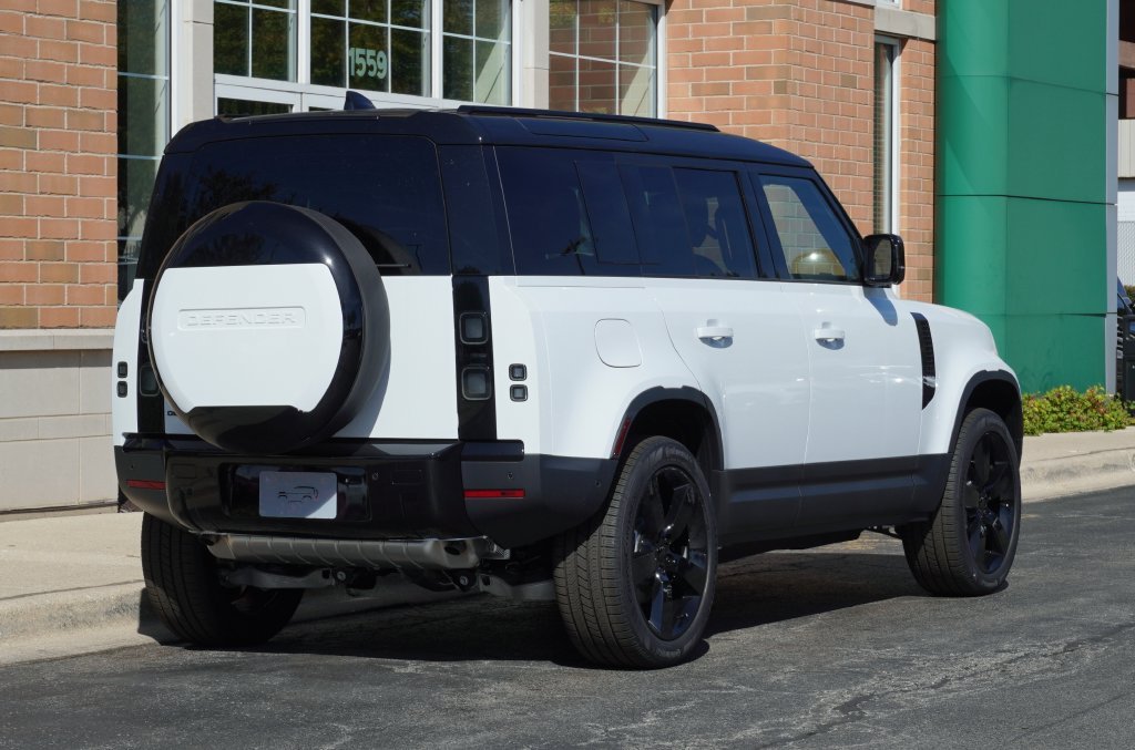 New 2026 Fuji White Land Rover S image 6