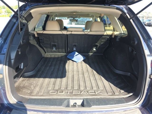 Used 2018 Dark Blue Subaru 2.5i image 11